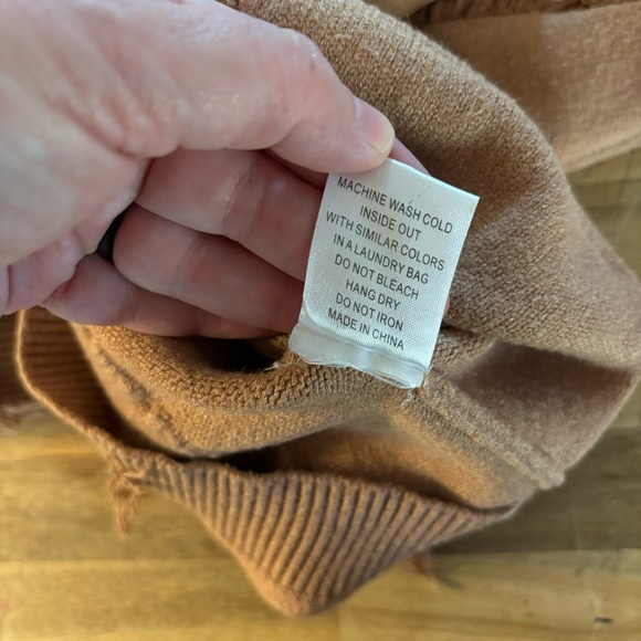 Fanco Tan Fringe Sweater S - Picture 9 of 9